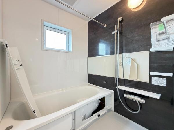 �����s���n��ΐ_���8���ڂ̐V�z��ˌ��Ă̗���