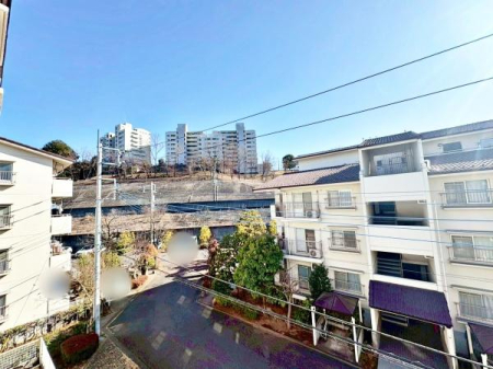 �����s�����q�s���؂̒��Ã}���V�����̃o���R�j�[