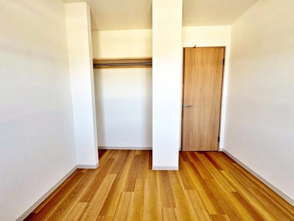 �����s�����q�s���؂̒��Ã}���V�����̎��[