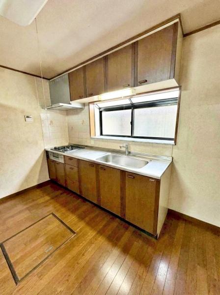 �����s�����q�s���쒬�̒��È�ˌ��ẴL�b�`��