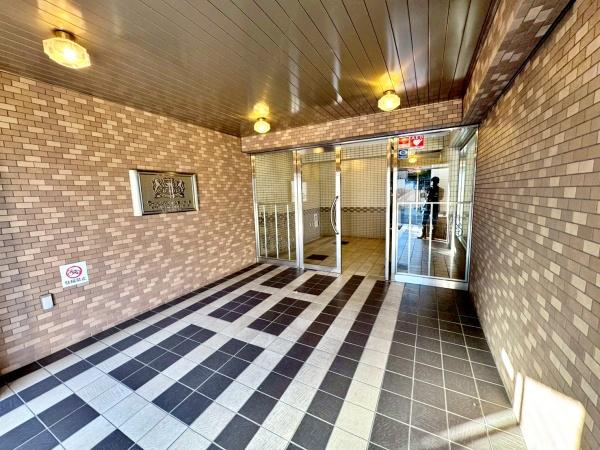 �����s�����q�s�䒬1���ڂ̒��Ã}���V�����̃G���g�����X