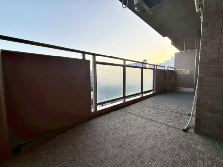 �����s�����q�s�䒬4���ڂ̒��Ã}���V�����̃o���R�j�[