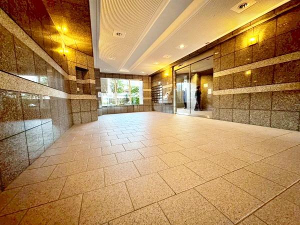 �����s�����q�s�䒬4���ڂ̒��Ã}���V�����̃G���g�����X