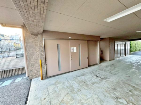 �����s�����q�s�䒬4���ڂ̒��Ã}���V�����̂��̑����p��