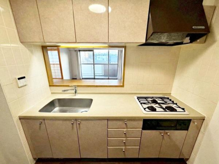 �����s�����q�s�䒬4���ڂ̒��Ã}���V�����̃L�b�`��