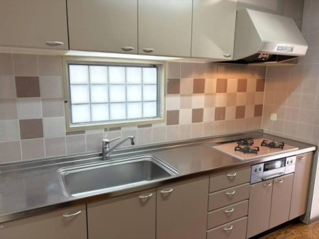 �����s�����q�s�ʏ�1���ڂ̒��Ã}���V�����̃L�b�`��