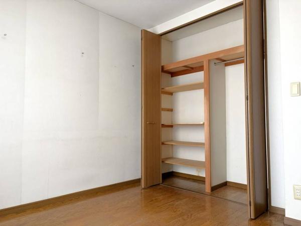 東京都八王子市別所1丁目の中古マンションの収納