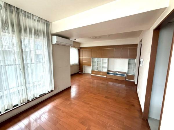 �����s����攒��1���ڂ̒��Ã}���V�����̃��r���O