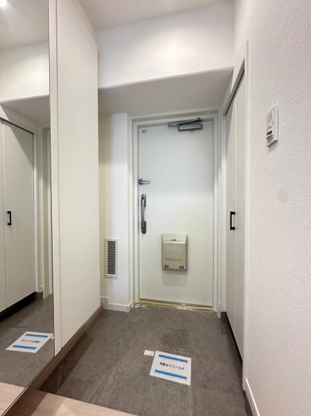 東京都八王子市追分町の中古マンションの玄関