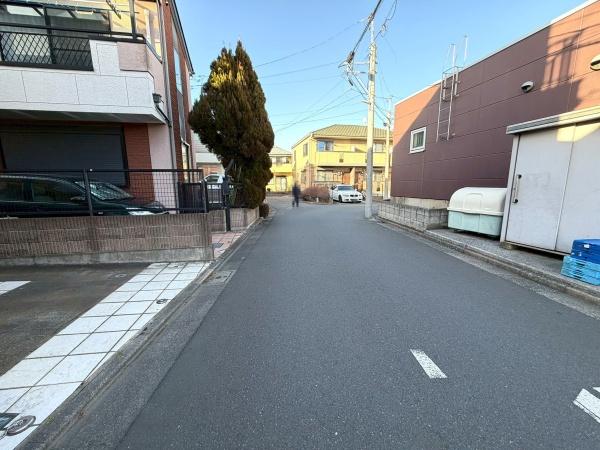 �����s���n��t����1���ڂ̒��È�ˌ��Ă̑O�ʓ��H�܂ތ��n�ʐ^