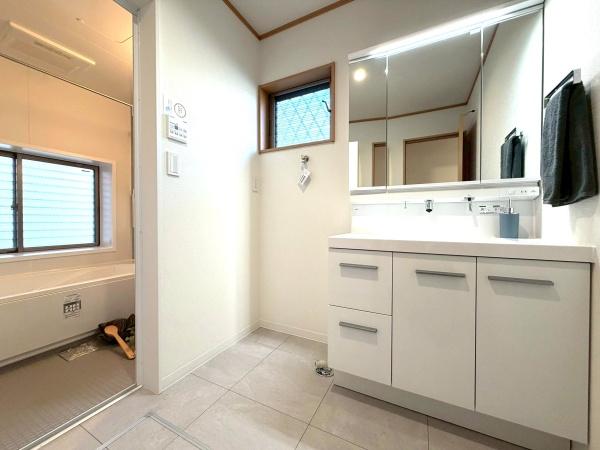 �����s���n�搼���1���ڂ̒��È�ˌ��Ă̐��ʑ�E���ʏ�