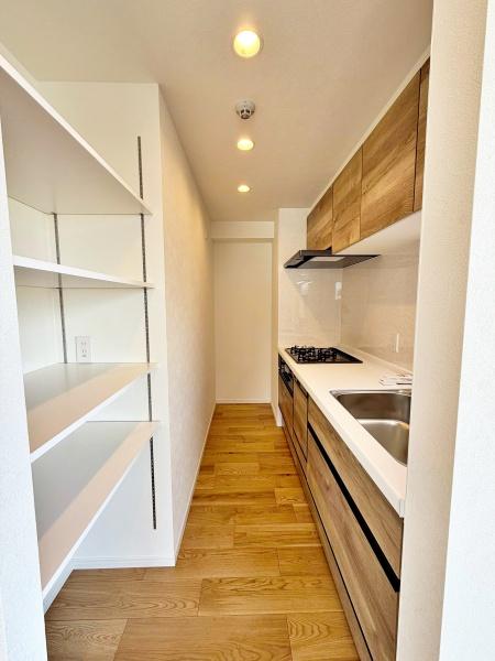 �����s������~��2���ڂ̒��Ã}���V�����̃L�b�`��