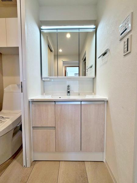 �����s������~��2���ڂ̒��Ã}���V�����̐��ʑ�E���ʏ�