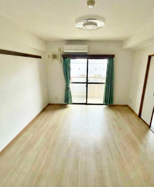 �����s����s������6���� 24-2�̒��Ã}���V�����̃��r���O