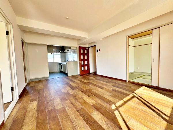 �����s�����q�s����钬�̒��Ã}���V�����̃��r���O