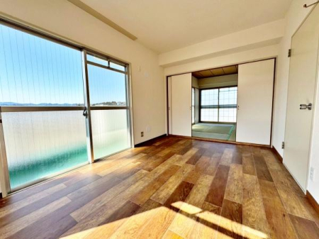 �����s�����q�s����钬�̒��Ã}���V�����̃��r���O