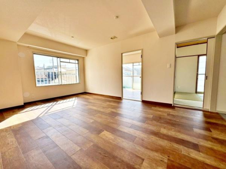 �����s�����q�s����钬�̒��Ã}���V�����̃��r���O