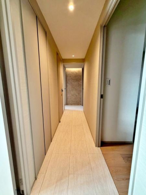 �����s���n��ΐ_�䒬2���ڂ̒��Ã}���V�����̃��r���O�ȊO�̋���