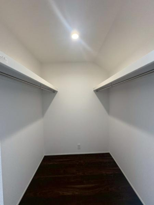 �����s�����q�s���[���̐V�z��ˌ��Ă̎��[