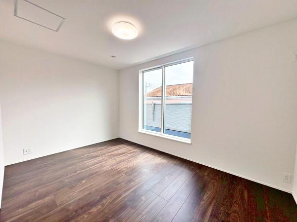 �����s�����q�s���[���̐V�z��ˌ��Ă̗m��