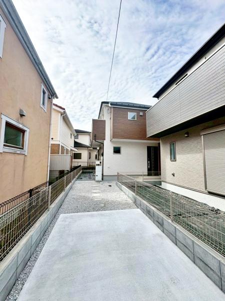 �����s�����q�s���[���̐V�z��ˌ��Ă̒��ԏ�