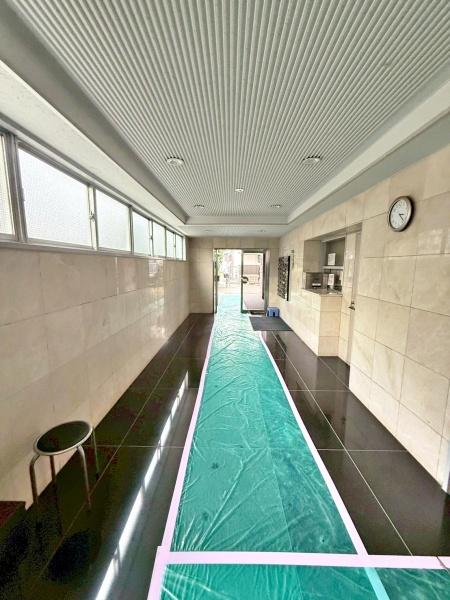 �����s������a��2���ڂ̒��Ã}���V�����̃G���g�����X