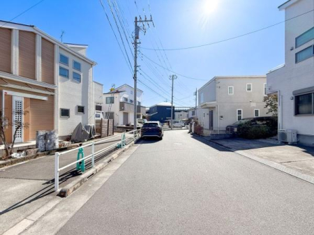 �����s�����q�s�茴���̒��È�ˌ��Ă̑O�ʓ��H�܂ތ��n�ʐ^