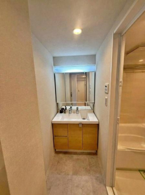 �����s���n���c��5���ڂ̒��Ã}���V�����̐��ʑ�E���ʏ�