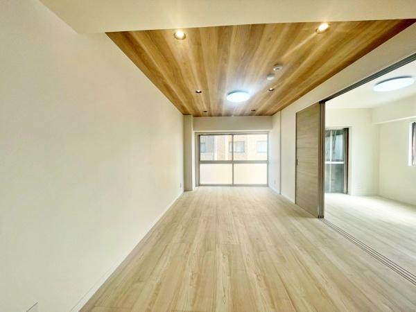 �����s�����q�s�Ǖ����̒��Ã}���V�����̃��r���O