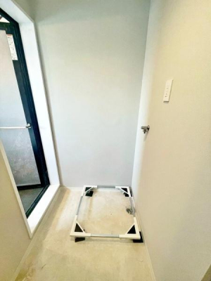 �����s�����q�s�Ǖ����̒��Ã}���V�����̐��ʑ�E���ʏ�