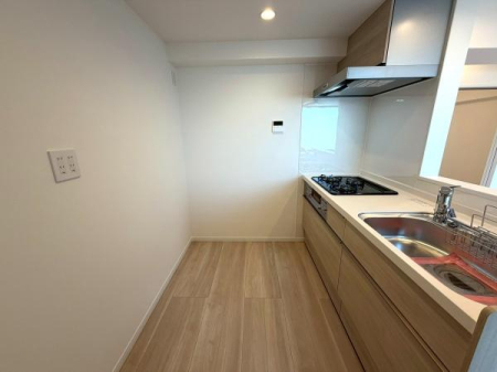 �����s����擌����4���ڂ̒��Ã}���V�����̃L�b�`��