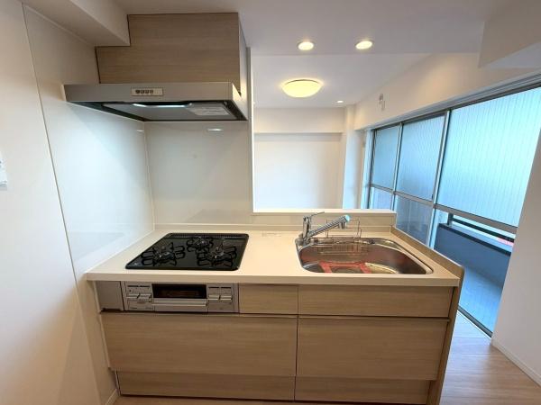 �����s����擌����4���ڂ̒��Ã}���V�����̃L�b�`��