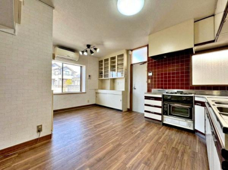 �����s�����q�s�U�c��2���ڂ̒��È�ˌ��Ẵ��r���O