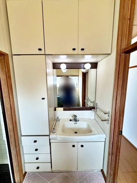 �����s�����q�s�U�c��2���ڂ̒��È�ˌ��Ă̐��ʑ�E���ʏ�