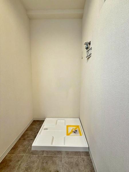 �����s���n��ш�1���� 13-22�̒��Ã}���V�����̐��ʑ�E���ʏ�