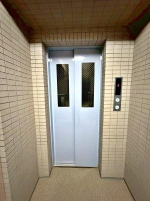 �����s���n��ш�1���� 13-22�̒��Ã}���V�����̃G���g�����X