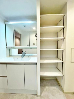 �����s�����q�s���_��1���ڂ̒��Ã}���V�����̐��ʑ�E���ʏ�