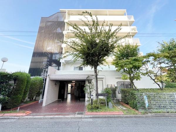 �����s�����q�s���_��1���ڂ̒��Ã}���V�����̃G���g�����X