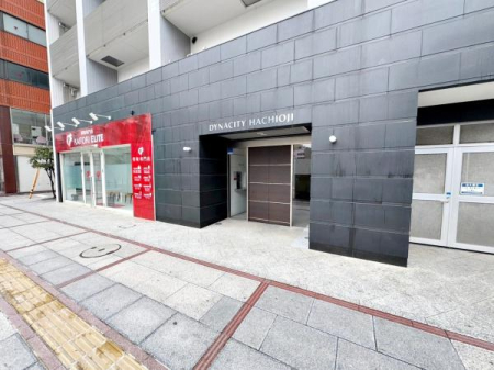 �����s�����q�s�����̒��Ã}���V�����̃G���g�����X