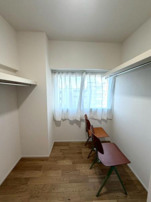 �����s������쉬�E4���ڂ̒��Ã}���V�����̎��[