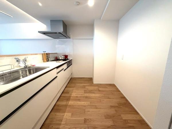 �����s������쉬�E4���ڂ̒��Ã}���V�����̃L�b�`��