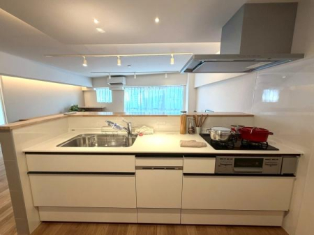 �����s������쉬�E4���ڂ̒��Ã}���V�����̃L�b�`��