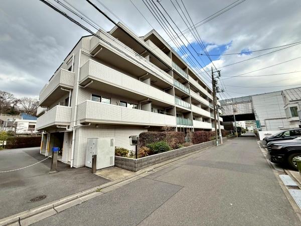 �����s���c�J����3���ڂ̒��Ã}���V�����̌��n�O�ώʐ^