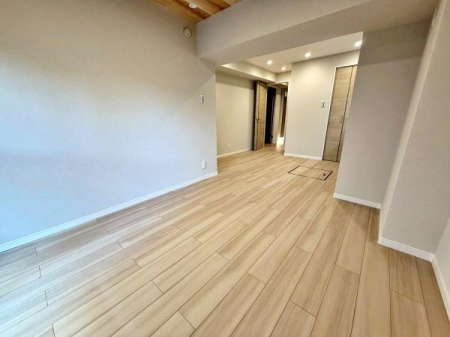 �����s������s����3���ڂ̒��Ã}���V�����̃��r���O