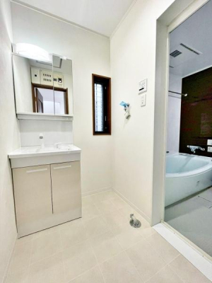 �����s�����q�s���쒬�̒��È�ˌ��Ă̐��ʑ�E���ʏ�