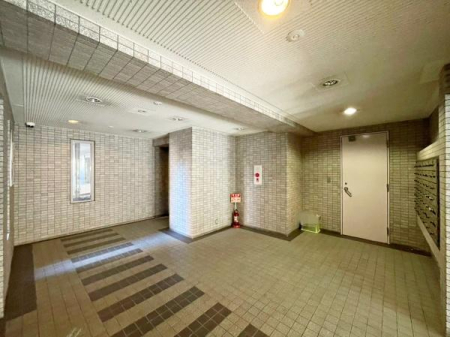 �����s�����q�s���_��3���ڂ̒��Ã}���V�����̃G���g�����X