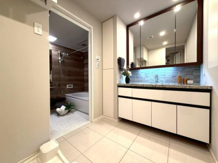 �����s���c�J����2���ڂ̒��Ã}���V�����̐��ʑ�E���ʏ�