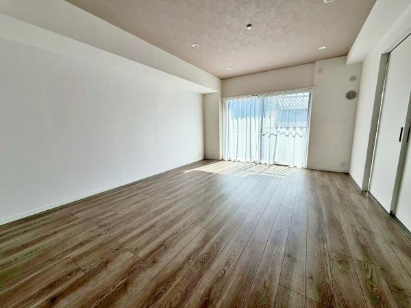 �����s������s�֑O2���ڂ̒��Ã}���V�����̃��r���O