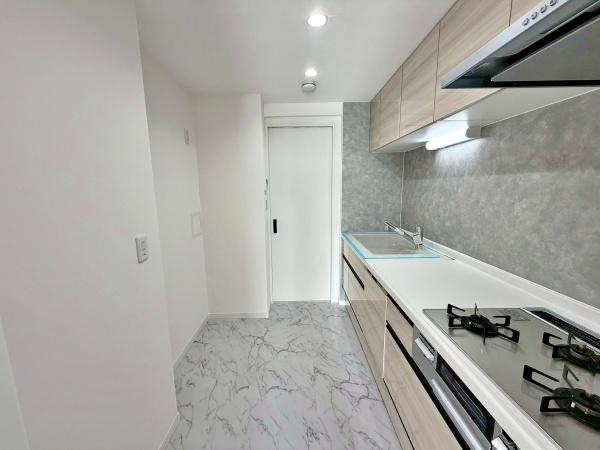 �����s������s�֑O2���ڂ̒��Ã}���V�����̃L�b�`��