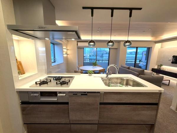 �����s�V�h�捂�c�n��4���ڂ̒��Ã}���V�����̃L�b�`��